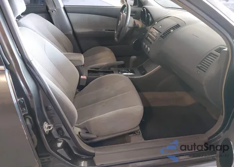 2005 Nissan Altima 2.5 S from USA, damaged, VIN 1N4AL11D35C235118